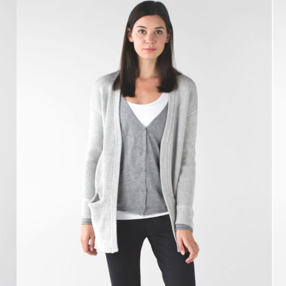 Lululemon Vestigan Cardigan Sweater Cashmere Blend Grey minimalist EUC size 6